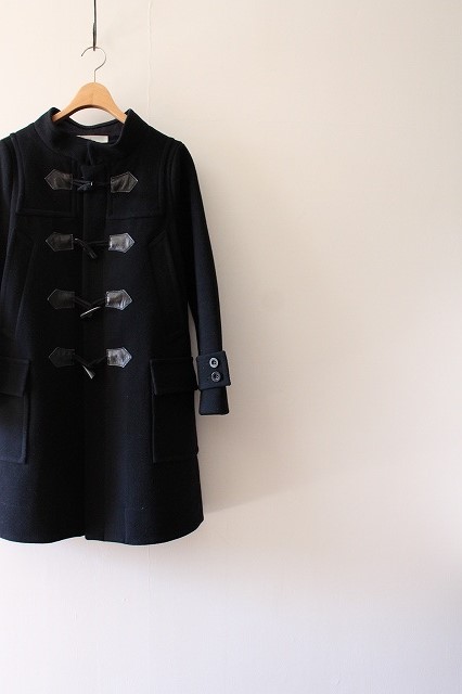 sacai luckのノーカラーダッフルコート入荷