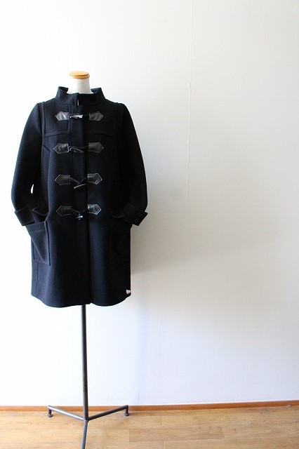 sacai luckのノーカラーダッフルコート入荷