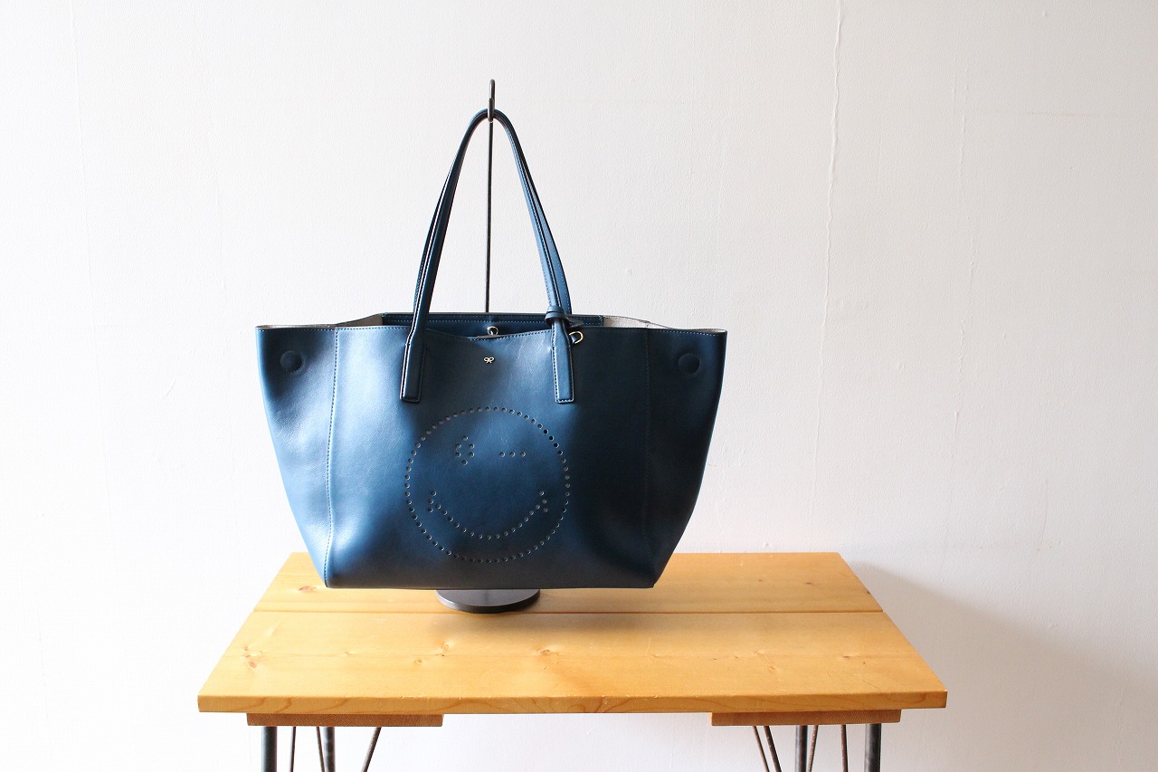 ANYA HINDMARCHアニヤハインドマーチのEBURY SHOPPER WINKトートバッグ ...