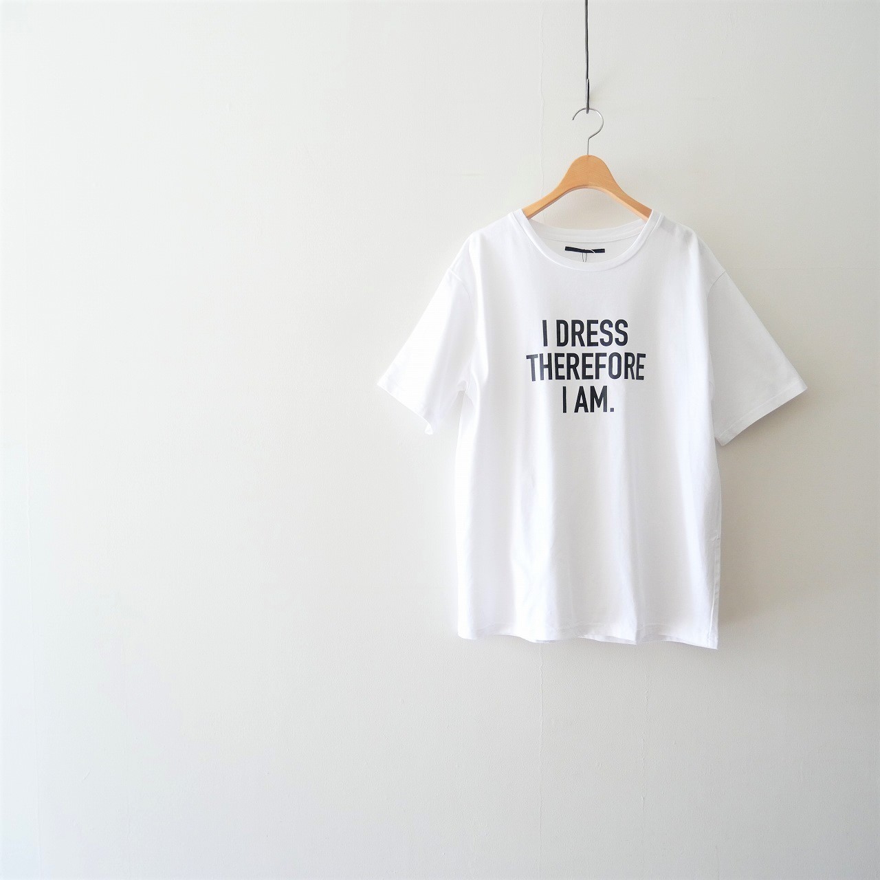 ap studioI DRESS THEREFORE IAM Tシャツ